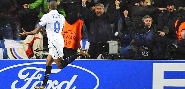 L'esultanza di Samuel Eto'o dopo il gol.  Reuters