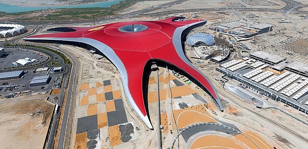 Un'immagine aerea del Ferrari World, ad Abu Dhabi. Afp