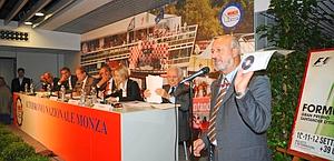 La conferenza stampa tenutasi a Monza. Colombo