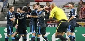 Schalke in festa dopo la vittoria in Portogallo. Reuters