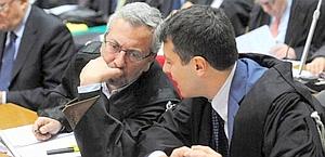 I pubblici ministeri Narducci (a sin.) e Capuano. LaPresse I pubblici ministeri Narducci (a sin.) e Capuano. LaPresse