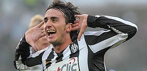 Alberto Aquilani festeggia il 2-1 finale. Ap Alberto Aquilani festeggia il 2-1 finale. Ap