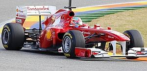 Fernando Alonso in azione con la nuova F150. Ap 