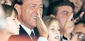 Berlusconi e una piccola Barbara in tribuna. Ansa 