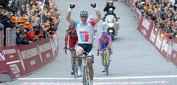 Gilbert, king of the dirt roadsThe Belgian wins the Strade Bianche