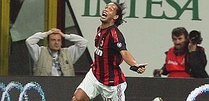 Ronaldinho in maglia Milan, con cui ha segnato 20 gol. Ansa