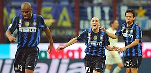 Cambiasso festeggia l'1-0. Afp Cambiasso festeggia l'1-0. Afp