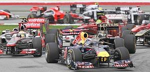 La partenza del GP con Vettel primo. Ap