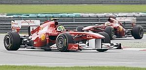 Massa e Alonso in azione a Sepang. Ap