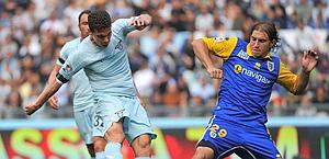 Hernanes si aggiusta il pallone: tiro e gol. Afp