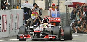 La McLaren di Hamilton in azione. Ap