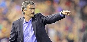 Jos Mourinho, 48 anni, guida il Real a Valencia. Ansa