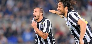 La gioia di Simone Pepe. Ansa La gioia di Simone Pepe. Ansa