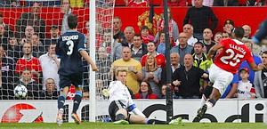 Valencia segna l'1-0: inizia la goleada United. Afp Valencia segna l'1-0: inizia la goleada United. Afp