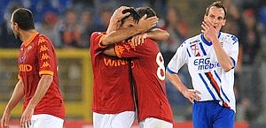 La festa per il gol di Mirko Vucinic. Ansa La festa per il gol di Mirko Vucinic. Ansa