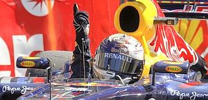 Vettel esulta dopo la vittoria. Ap Vettel esulta dopo la vittoria. Ap