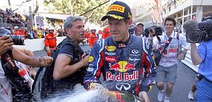 Sebastian Vettel festeggia la vittoria del GP di Monaco. Ansa