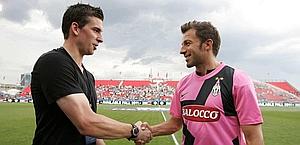 Del Piero con John Tavares, talento dei New York Islanders e della Nazionale canadese di hockey. LaPresse Del Piero con John Tavares, talento dei New York Islanders e della Nazionale canadese di hockey. LaPresse