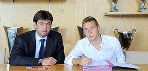 Emanuele Giaccherini, 26 anni, col presidente Andrea Agnelli. LaPresse