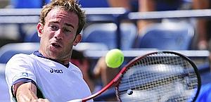 Filippo Volandri impegnato nel match contro Juan Martin Del Potro. Ansa
