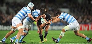 Mils Muliaina, al centesimo caps della carriera. Afp