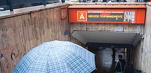La metro chiusa a Roma: capitale paralizzata dalla pioggia. Ansa