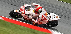 Marco Simoncelli, 24, sulla Honda su cui ha perso la vita. Marco Simoncelli, 24, sulla Honda su cui ha perso la vita.
