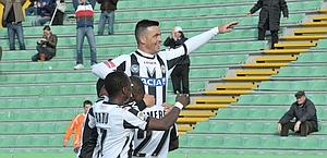 La festa dell'Udinese con Di Natale in primo piano. Ansa La festa dell'Udinese con Di Natale in primo piano. Ansa