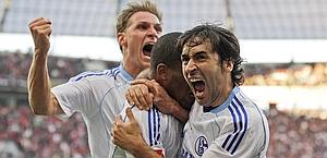 Raul esulta in maglia Schalke. Ap