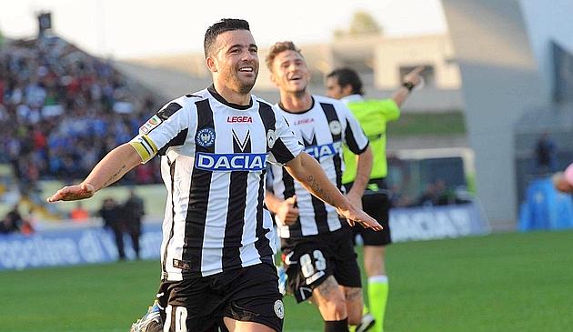 Totò Di Natale festeggia il gol dell'1-0. Epa