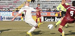 Il gol di Mirko Antenucci, il 5 stagionale, per l'1-1 del Torino. LaPresse