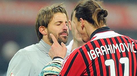 La vivace discussione tra Zlatan Ibrahimovic e Marco Storari a fine gara. Ansa