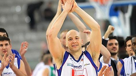 Greg Brunner guida la gioia di Cantù. Ciam/Cast Greg Brunner guida la gioia di Cantù. Ciam/Cast