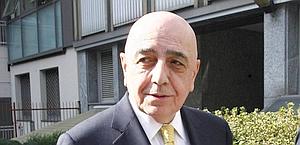L'amministratore delegato del Milan Adriano Galliani davanti alla sede della Lega. Ansa