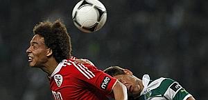Il belga Axel Witsel (a sinistra) gioca nel Benfica. Ap