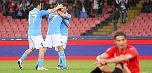 Fontana disperato e gioia Napoli: fotografia della gara. LaPresse Fontana disperato e gioia Napoli: fotografia della gara. LaPresse