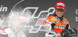 Stoner: "Bello vincere in Spagna" Rossi: "Mi abituerò alla Ducati" 0M38U9VL--300x145