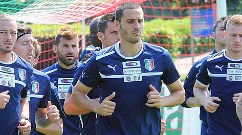 Il difensore della Nazionale e della Juventus, Leonardo Bonucci, durante l'allenamento a Coverciano. Ansa.