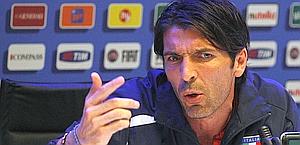 Gigi Buffon durante la conferenza a Coverciano. Reuters Gigi Buffon durante la conferenza a Coverciano. Reuters
