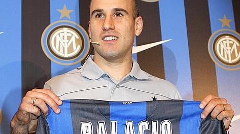 Rodrigo Palacio, 30 anni, appena arrivato dal Genoa. Ap Rodrigo Palacio, 30 anni, appena arrivato dal Genoa. Ap