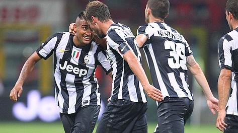 Arturo Vidal festeggiato da Marchisio dopo il 2-1. LaPresse Arturo Vidal festeggiato da Marchisio dopo il 2-1. LaPresse