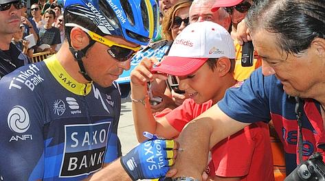 Grande affetto attorno ad Alberto Contador