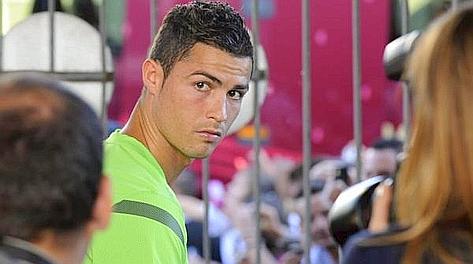 Cristiano Ronaldo, 27 anni: presto si tratter per il rinnovo. Epa