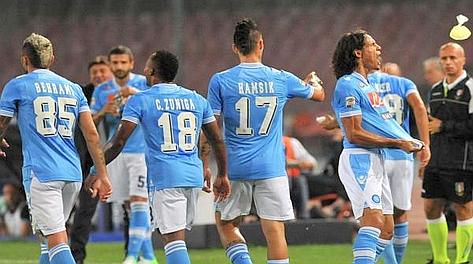 Festa Napoli: la Juve è agganciata in vetta. Reuters Festa Napoli: la Juve è agganciata in vetta. Reuters