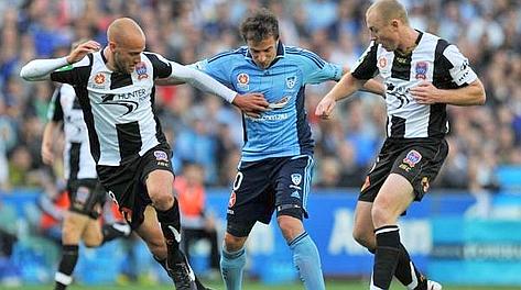 Alessandro Del Piero in azione contro il Newcastle Jets F.c.. Epa
