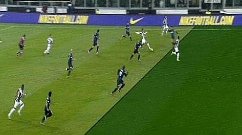 L'azione del primo gol della Juve: Asamoah  in fuorigioco. Ansa