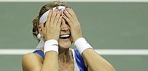 La gioia della Safarova dopo il punto della vittoria contro Jelena Jankovic. Reuters