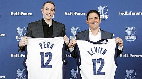 Robert J. Pera e Jason Levien, proprietario e a.d. dei Memphis Grizzlies. Ap