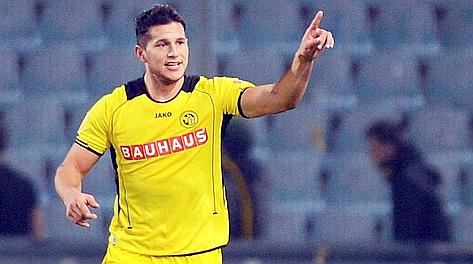 Raul Bobadilla festeggia il gol dell'1-0 al Friuli. LaPresse Raul Bobadilla festeggia il gol dell'1-0 al Friuli. LaPresse