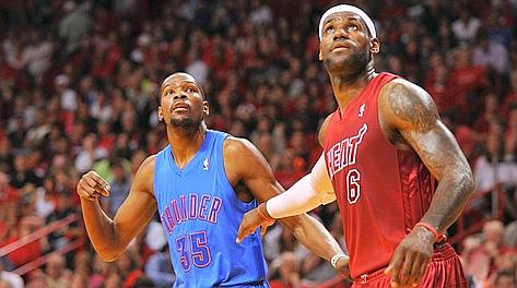 Kevin Durant, faro di Okc, e LeBron James, super star di Miami. Reuters